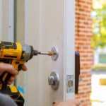 מנעולן בעפולה ממנעולן בצפון מחליף מנעול בדלת מנעולן בעפולה מורשה משטרת ישראל ומד"א - אופיר לוק מנעולן בצפון.